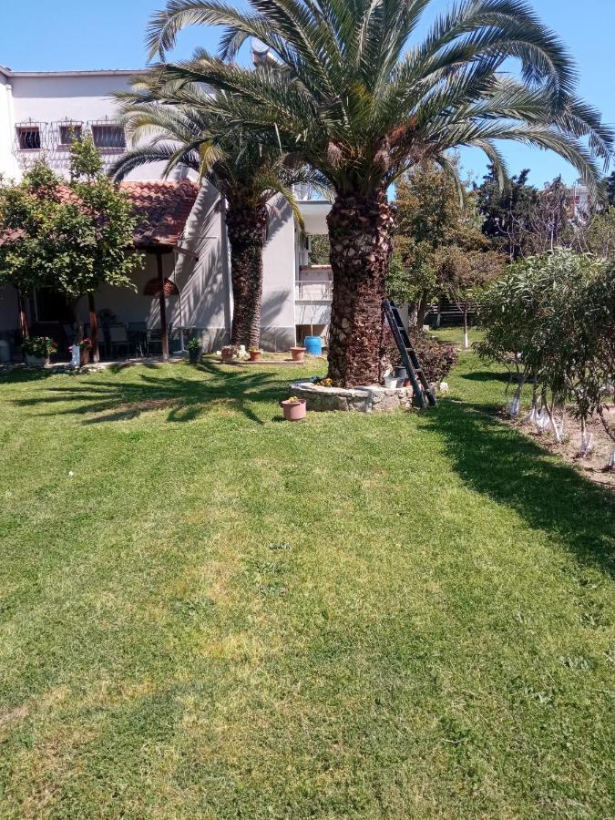 Apartamento Sofia'S Garden Néa Péramos Exterior foto