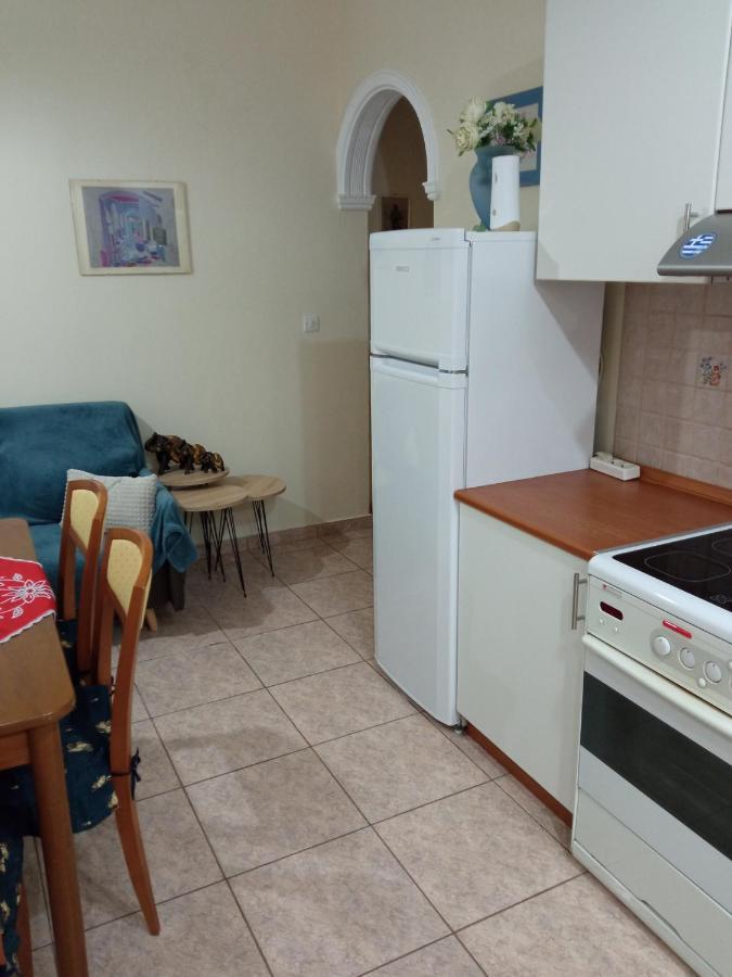 Apartamento Sofia'S Garden Néa Péramos Exterior foto
