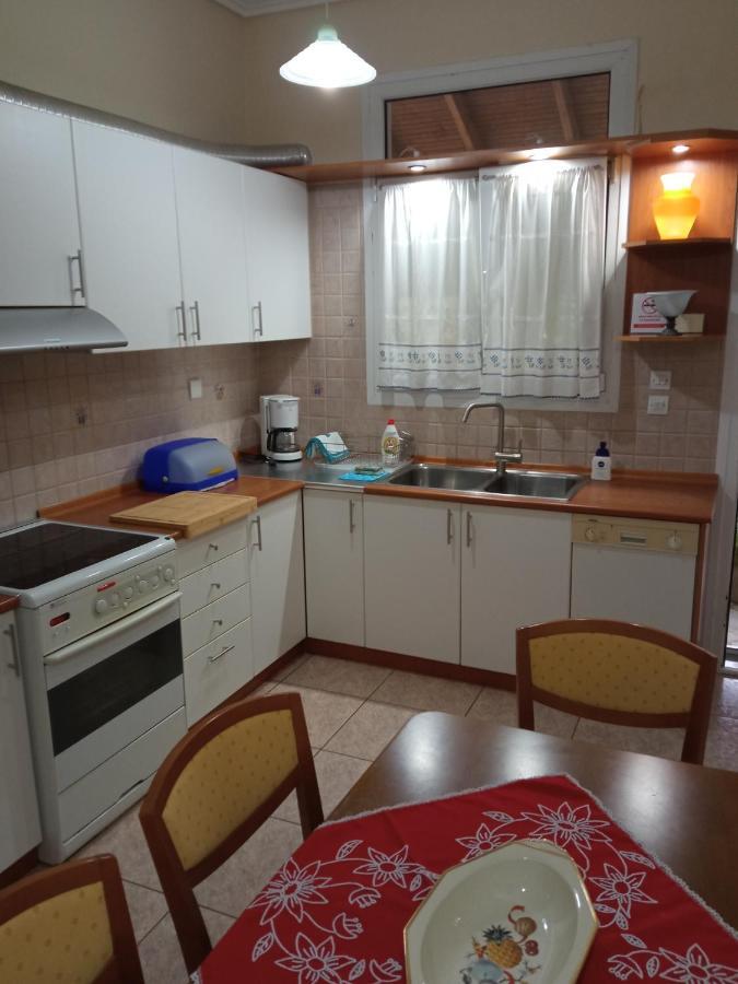 Apartamento Sofia'S Garden Néa Péramos Exterior foto